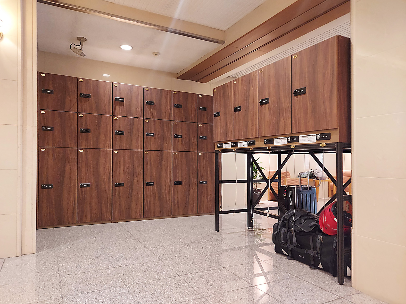 ⼤容量型のスーツケース専用ロッカーのご案内｜FREE STYLE KOYO｜光葉